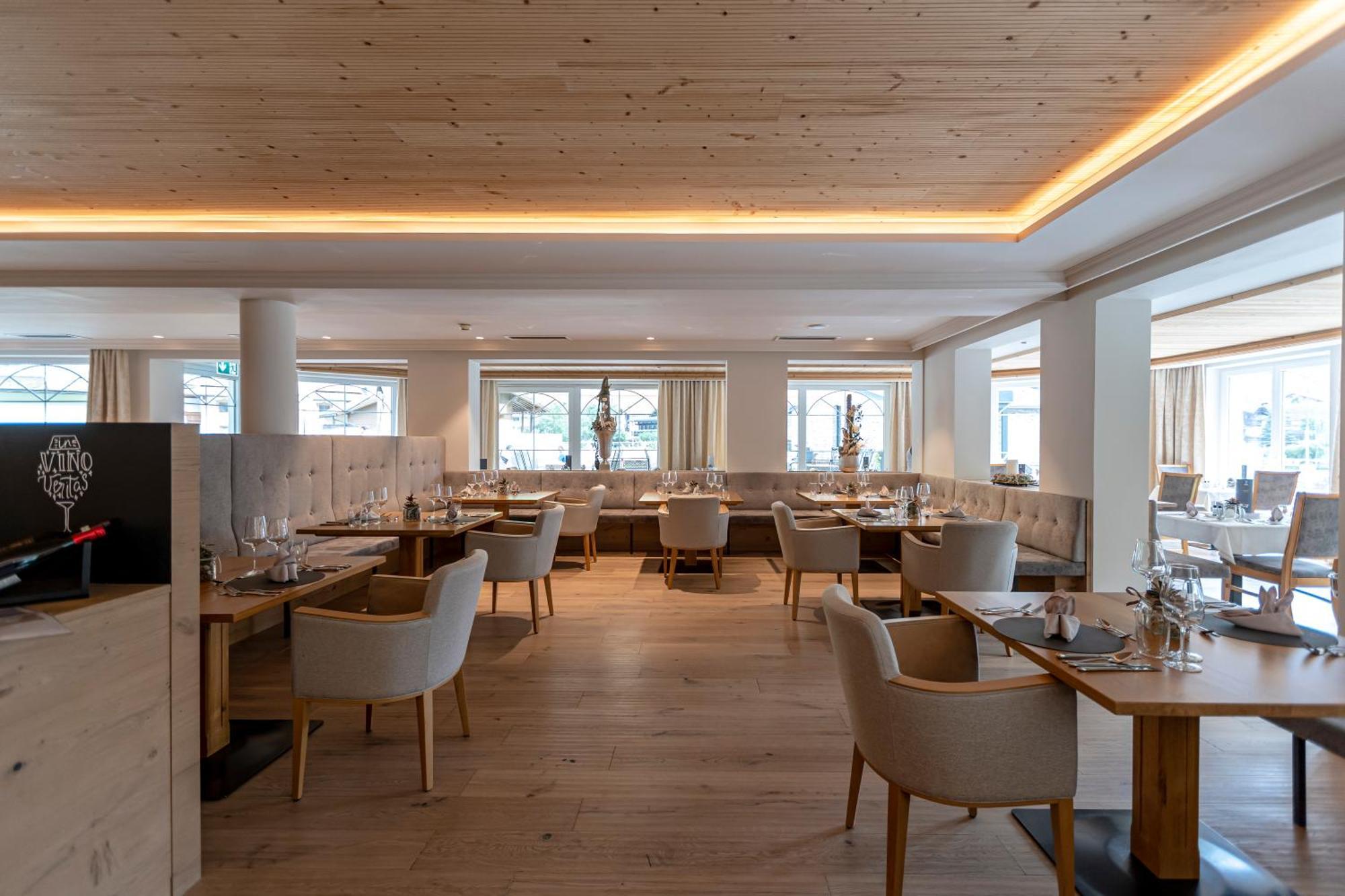 Premium Activehotel Bergkoenig Neustift im Stubaital Exterior photo